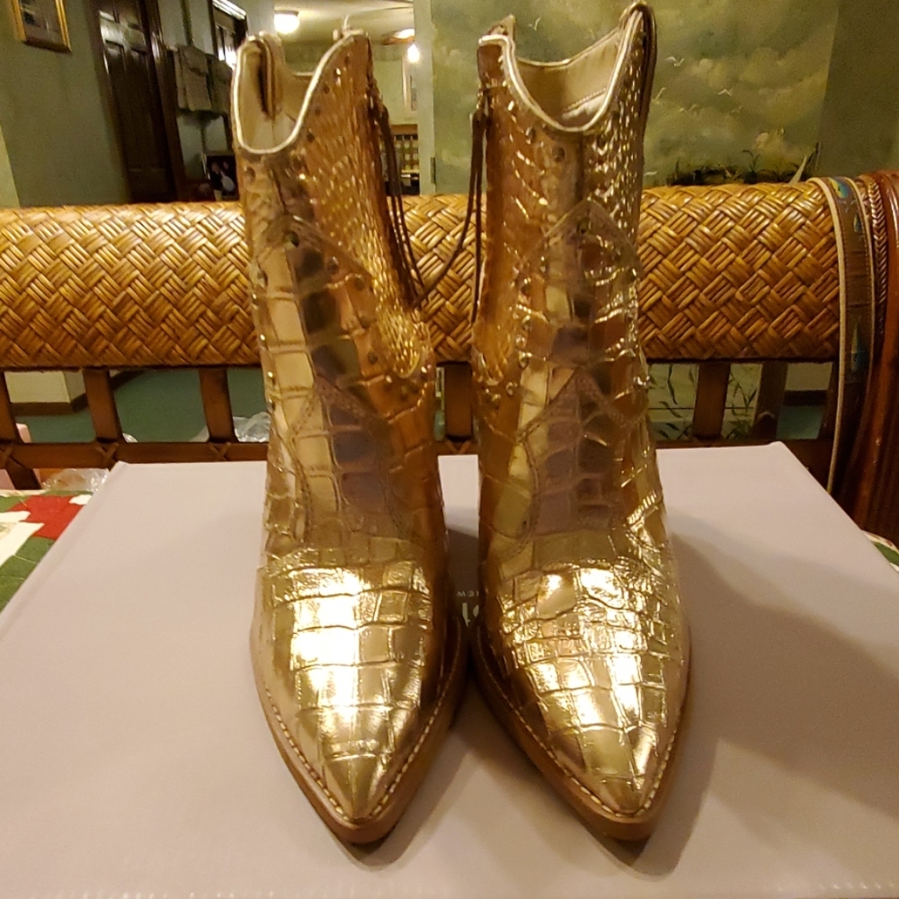 COPY - BOOTS
